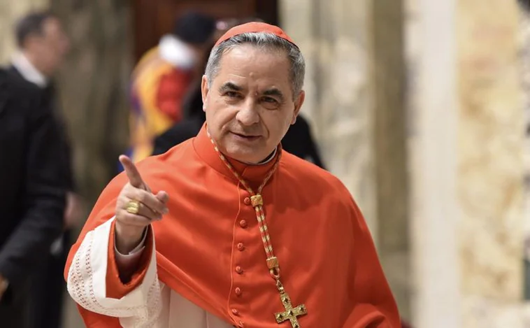 Francisco rehabilita a medias al cardenal Becciu