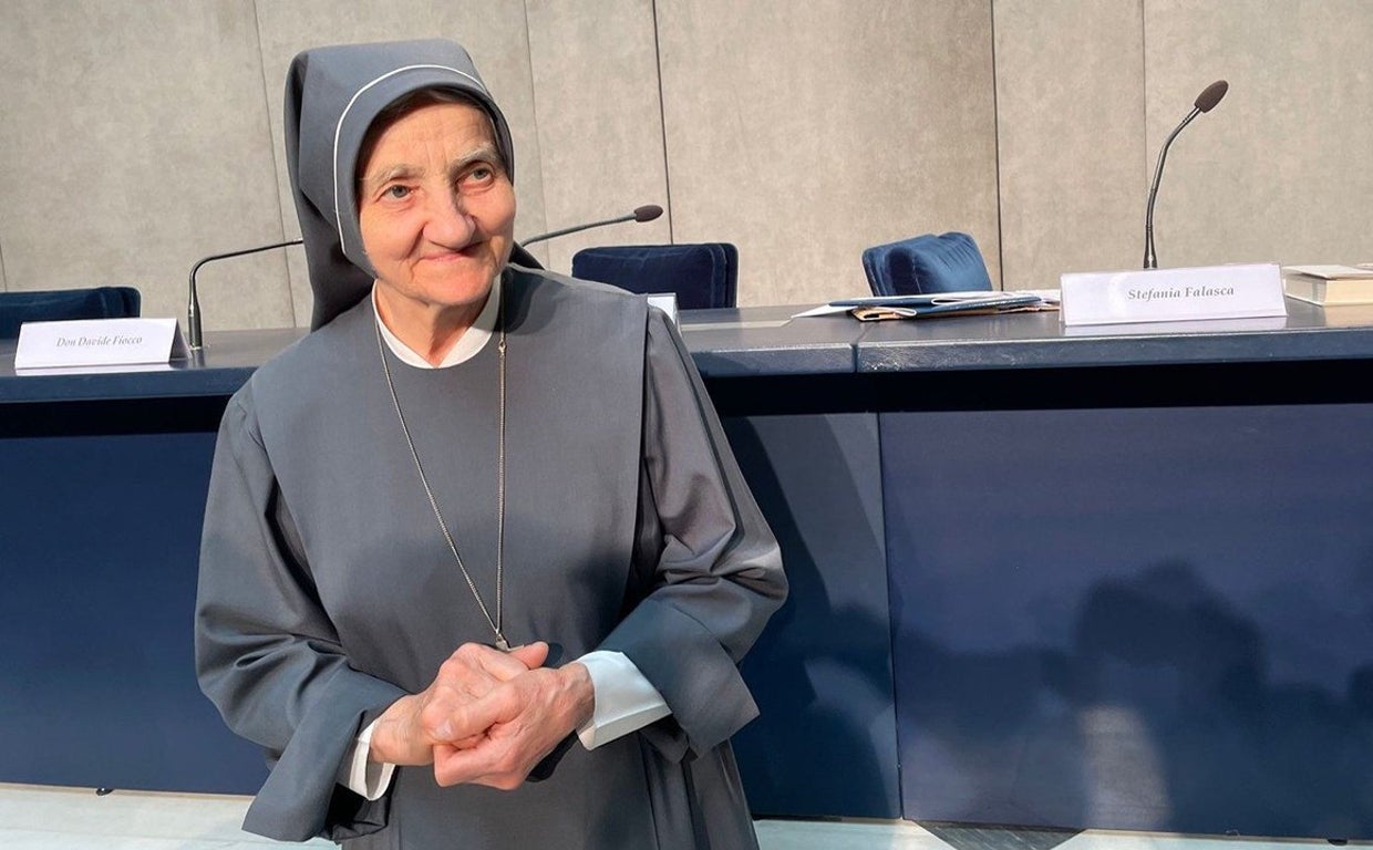 La religiosa Margherita Marin, en la sala de prensa del vaticano donde atendió a ABC