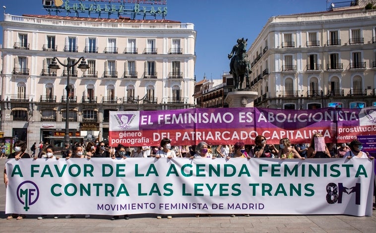 La argucia de Unidas Podemos para tramitar la 'ley Trans' con prisas y con el mínimo debate