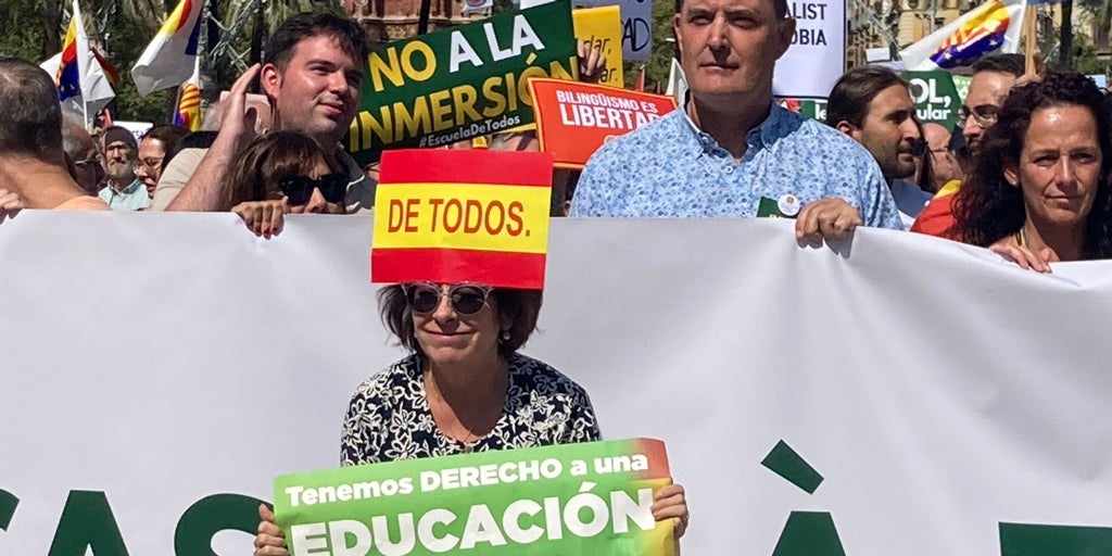 La manifestación en defensa del uso del castellano en Cataluña, en directo