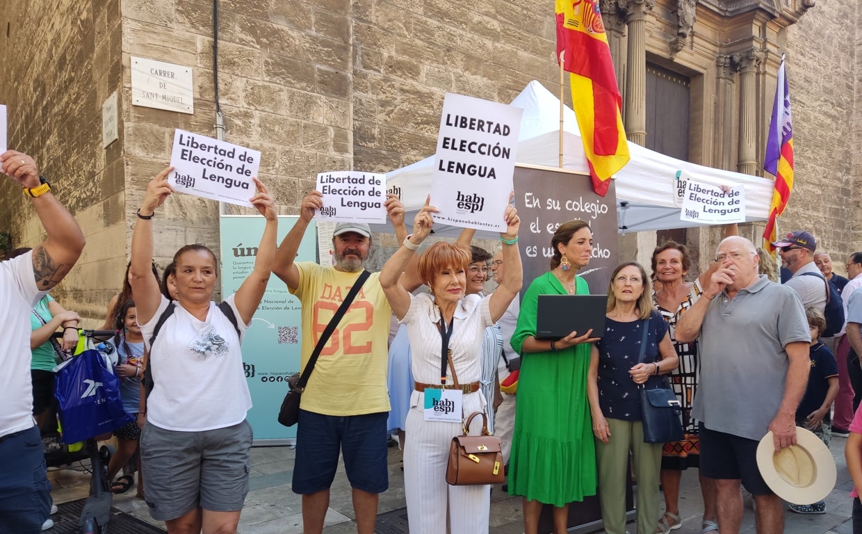 Palma se suma a la defensa del español: «Yo corrí ante los 'grises' para  estudiar en catalán y ahora defiendo el castellano»