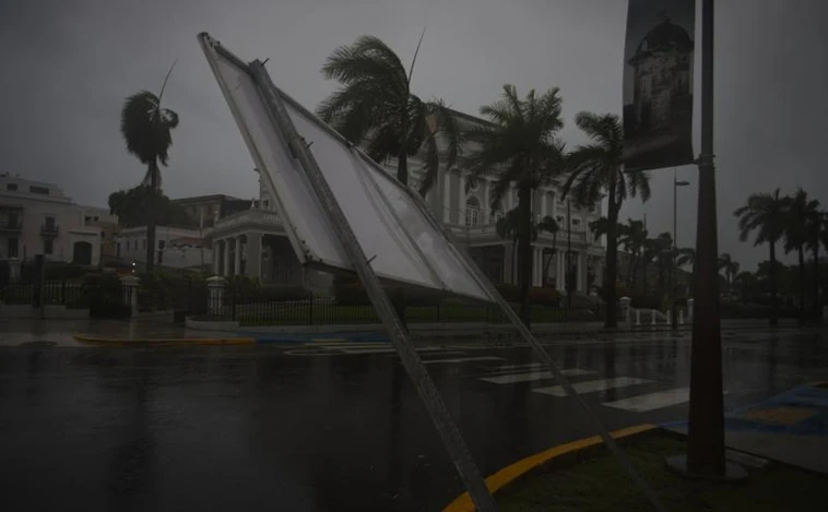 El huracán Fiona destroza Puerto Rico y se dirige violentamente hacia la República Dominicana