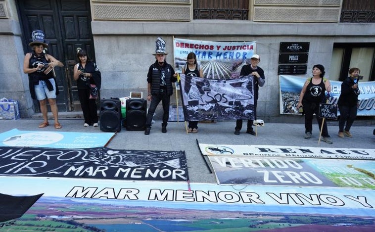 El mar Menor consigue «personalidad jurídica» cuando ya tiene siete mecanismos de protección legal reconocidos