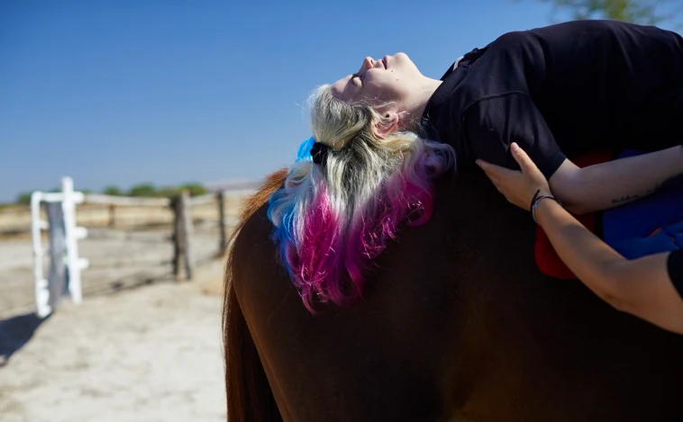 Los caballos que convierten en invisible la discapacidad