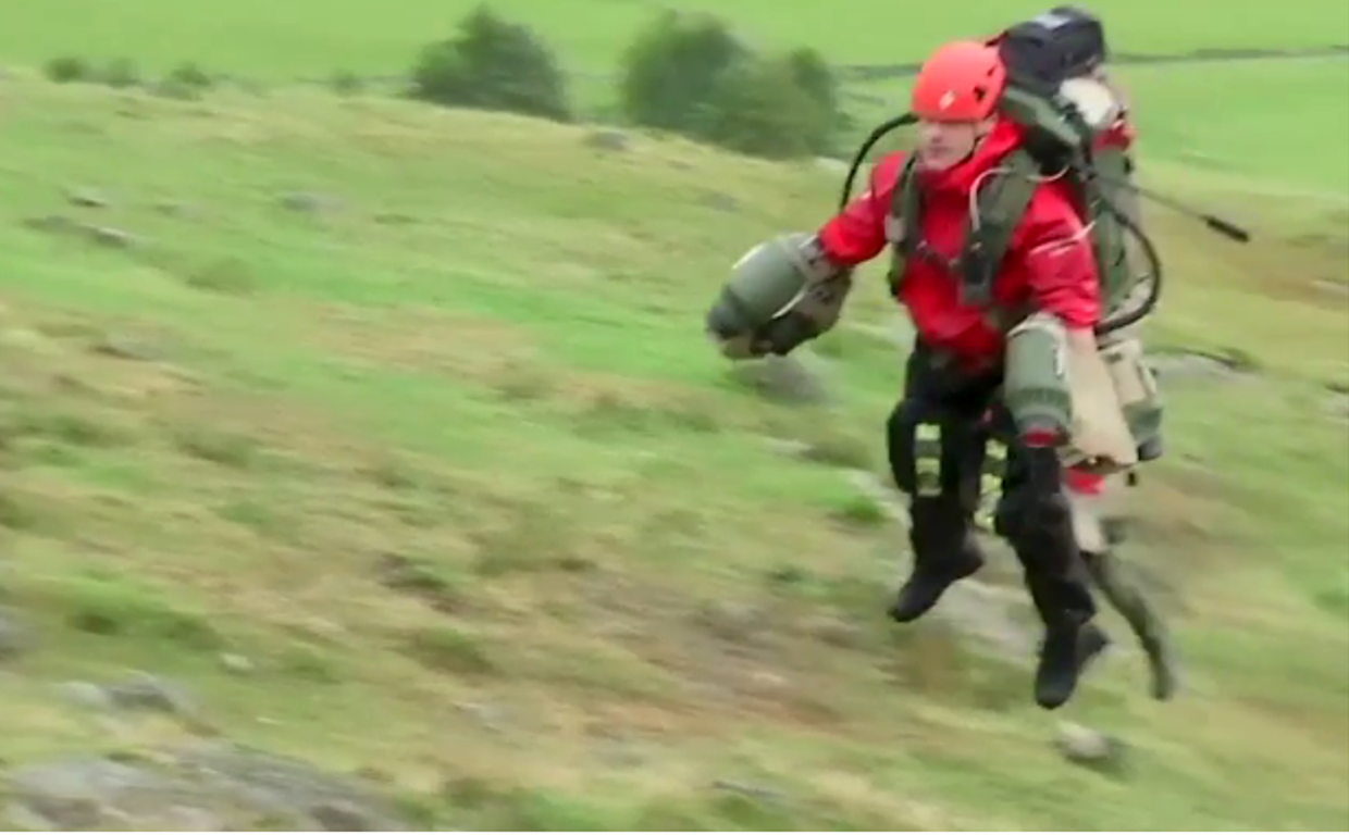 El paramédico con un traje al estilo Iron Man que podría rescatar a enfermos en condiciones meteorológicas extremas