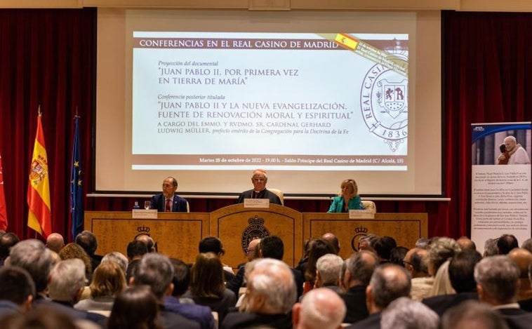 El cardenal Müller conmemorará el 40 aniversario de la visita de San Juan Pablo II a España