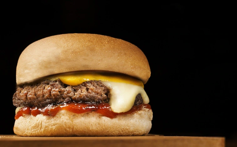 Alerta alimentaria: Sanidad retira esta carne de hamburguesa por salmonella