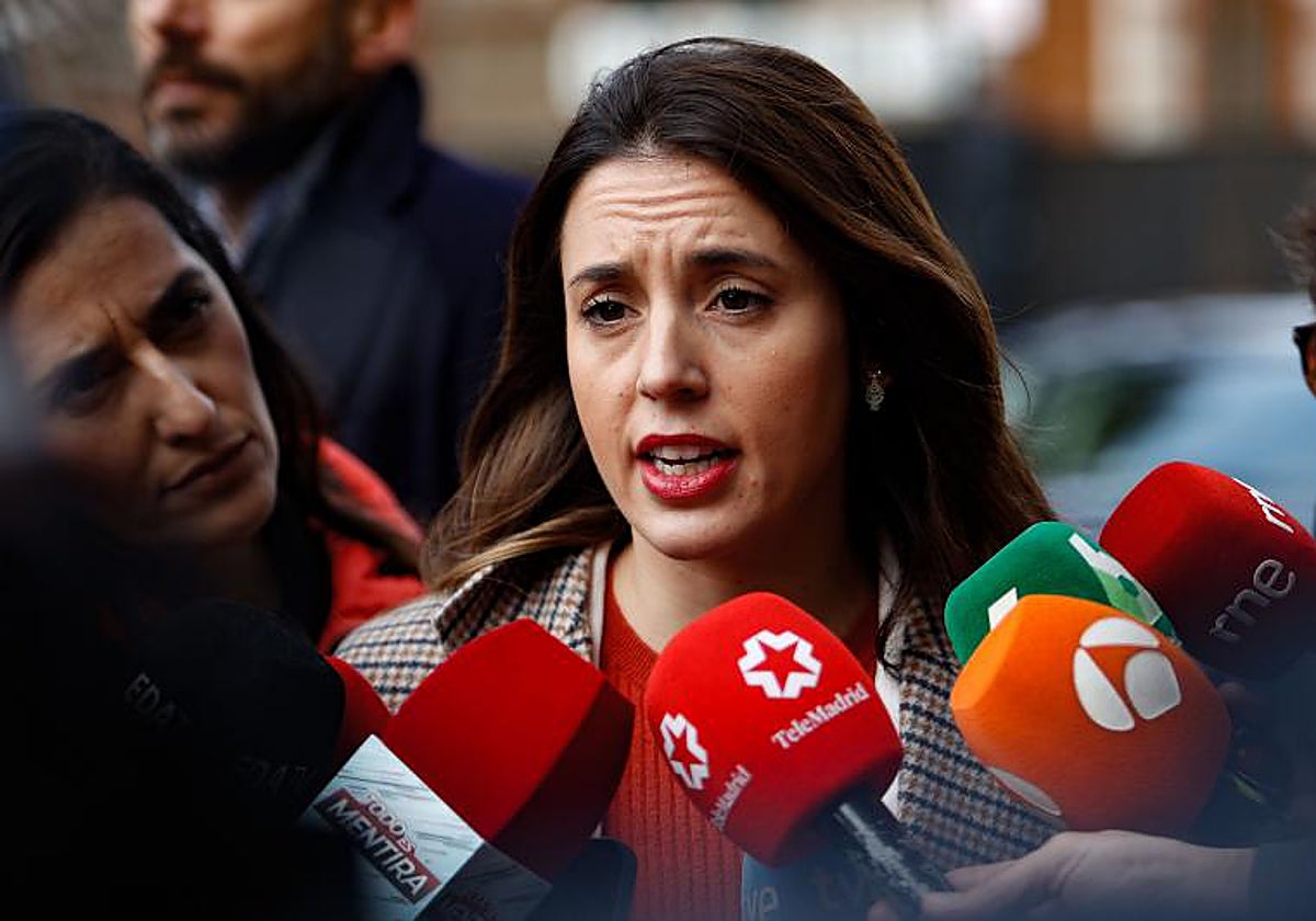 Irene Montero este miércoles ante los medios de comunicación