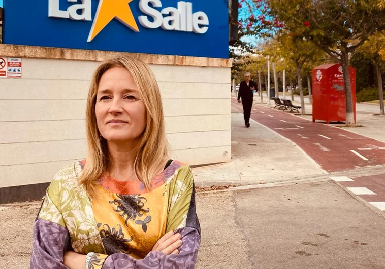 Los padres piden la expulsión de la profesora que se negó a dar clase con la bandera de España