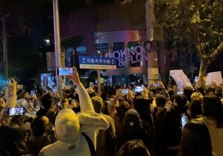 Las protestas contra la política de covid-cero del Gobierno chino se extienden por todo el país