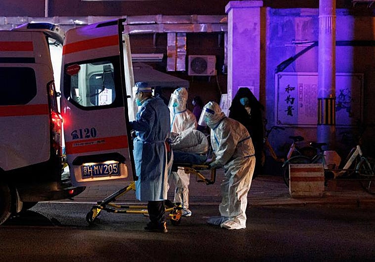 La UE descarta, de momento, aplicar restricciones a los vuelos de China por el Covid