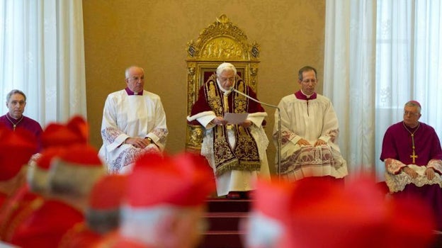 Benedicto XVI en el consistorio de cardenales donde anunció su renuncia al Papado