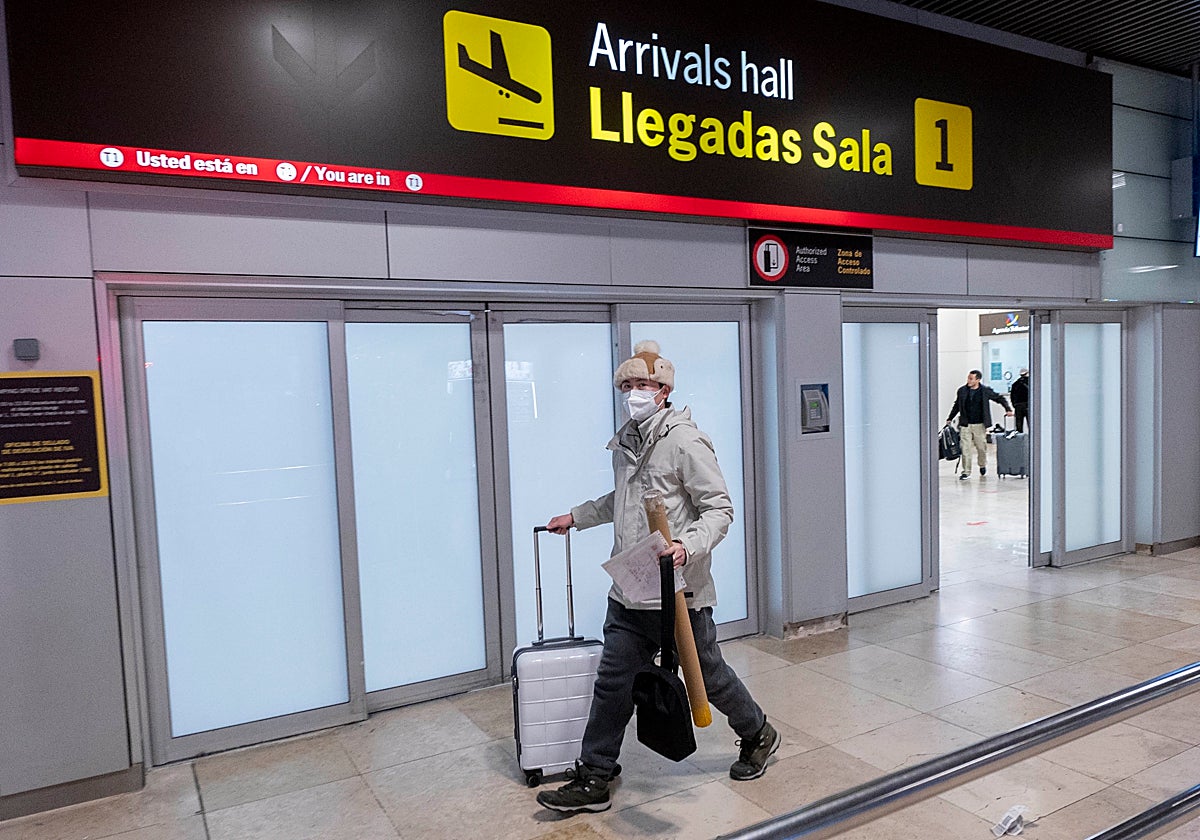 Llegada de un vuelo procedente de China al Aeropuerto de Adolfo Suárez - Madrid Barajas