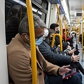 Fernando Simón dice que el fin de la mascarilla en el transporte público se producirá «la semana que viene o la siguiente»