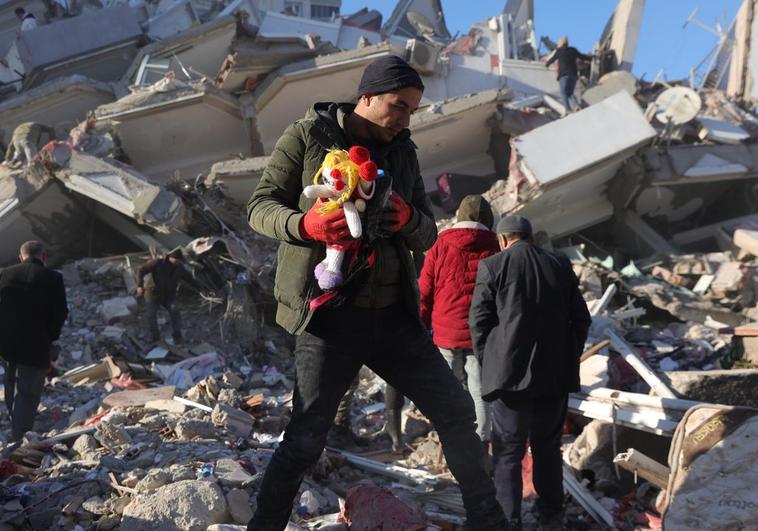 Terremoto en Turquía y Siria: número de muertos, zonas afectadas y últimas noticias en directo