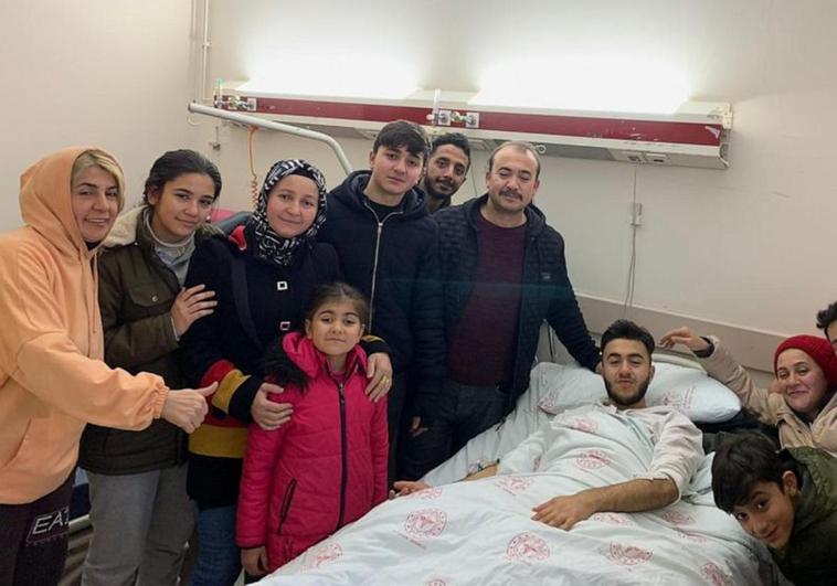 Un joven sobrevive durante 94 horas atrapado en Turquía gracias a beber su propia orina