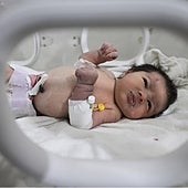 Intentan secuestrar a Aya, la «bebé milagro» que nació bajo los escombros tras los terremotos en Siria