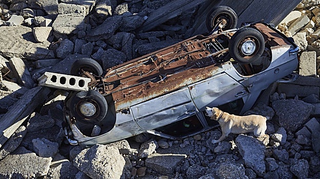 Un rescate dentro de un vehículo