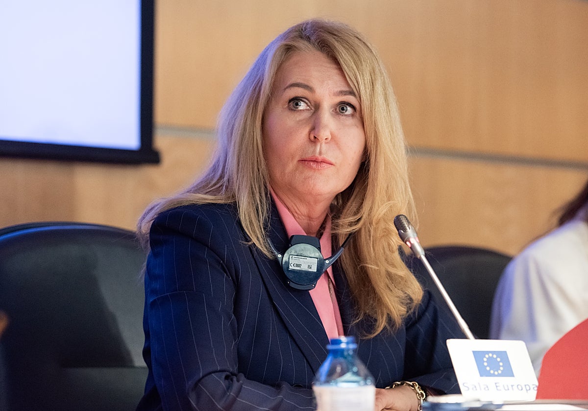 La presidenta de la delegación, Elzbieta Katarzyna Łukacijewska, en rueda de prensa este miércoles