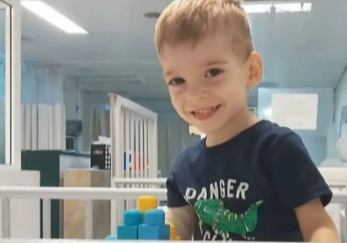 Imagen del pequeño durante sus primeros días en el hospital