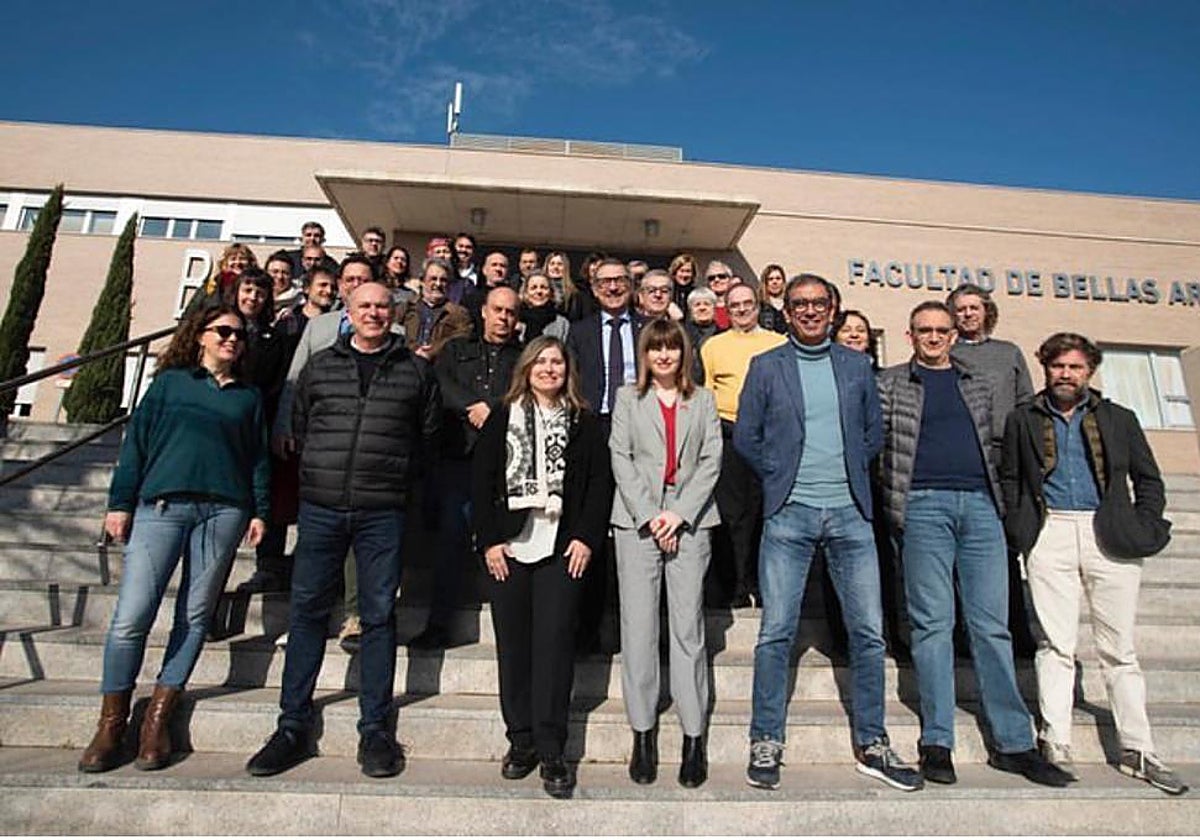 Foto de familia de los decanos de las facultades de Bellas Artes