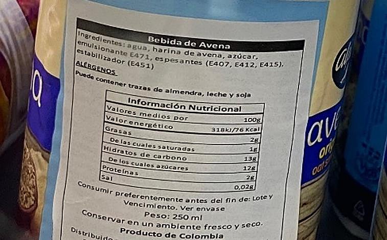 Imagen principal - Diferentes formatos de la leche de avena sobre la que se alerta