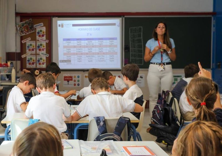 Los científicos piden la retirada urgente del plan de formación de maestros que reduce matemáticas y lengua