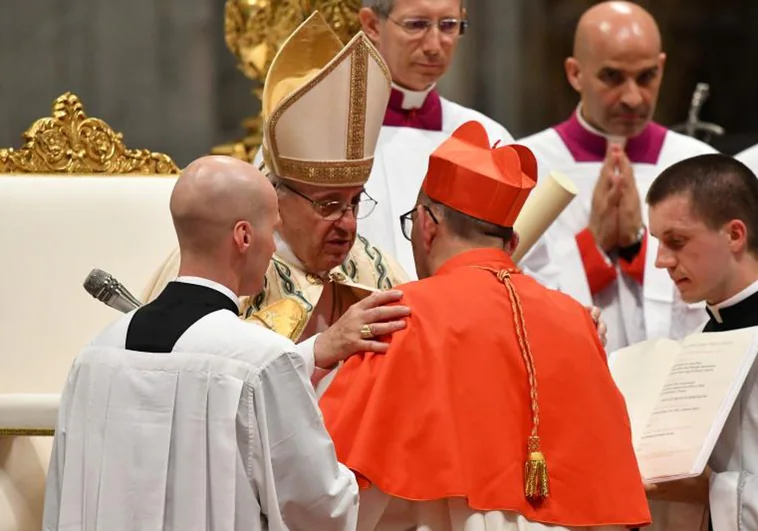 El Papa renueva el Consejo de cardenales e incorpora al español Omella