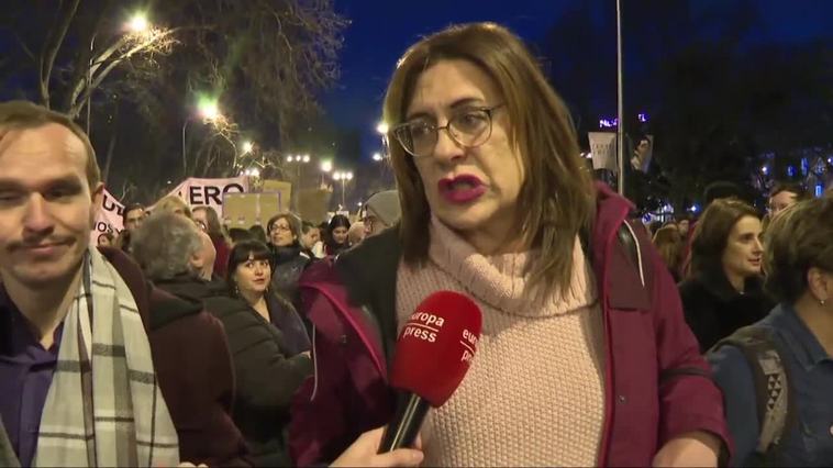 Feministas toman las calles pero escenifican sus diferencias con marchas separadas