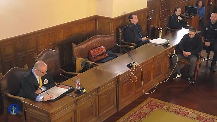 El jurado encuentra culpable por unanimidad al acusado de asesinar prendiendo fuego a su madre