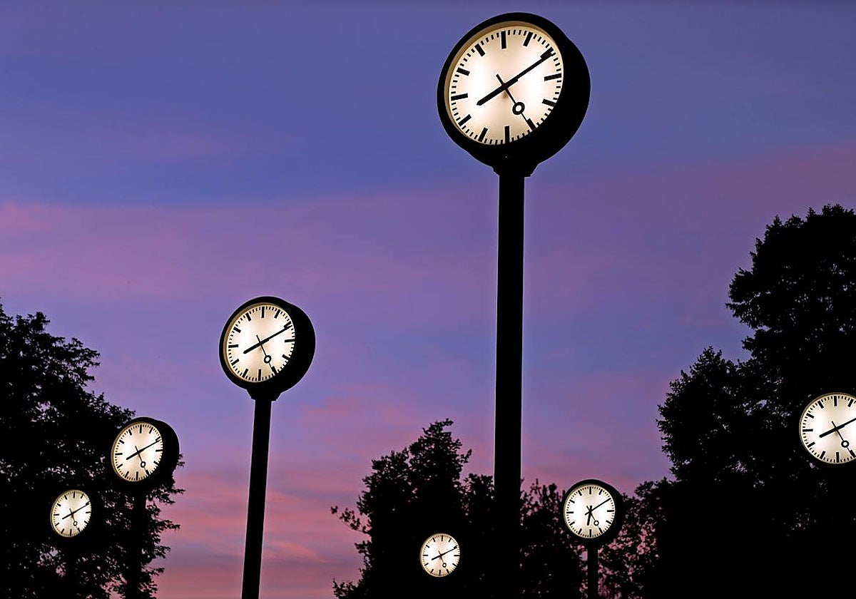 Vídeo: La Comisión Nacional para la Racionalización de los Horarios Españoles recuerda el «impacto para la salud» que supone el cambio de hora (EP)