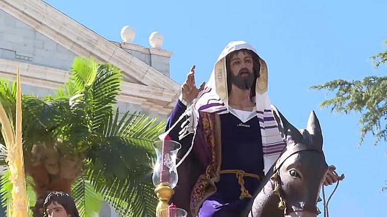 Cientos de personas asisten a tradicional procesión de La Borriquita en Madrid