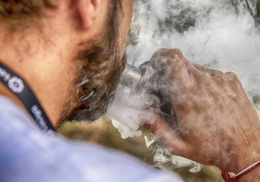 Reino Unido dará cigarrillos electrónicos a los fumadores para que dejen el tabaco