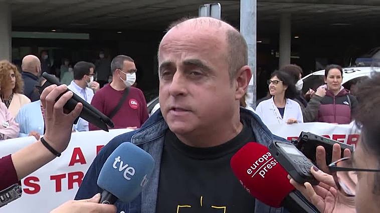 Profesionales de Medicina Interna de Santiago e Barbanza denuncian la "falta de facultativos"