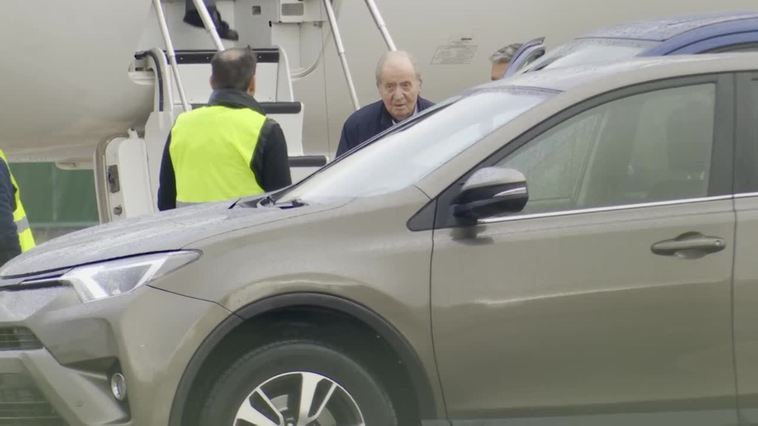 El rey emérito llega a Vitoria tras su estancia de cinco días en la localidad gallega de Sanxenxo