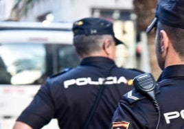 El aviso de la Policía sobre la señal que hacen los ladrones con pegamento para robar en casas