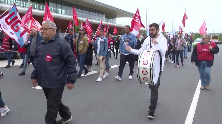 Trabajadores de transporte de viajeros vuelven a la calle a las puertas de otra huelga