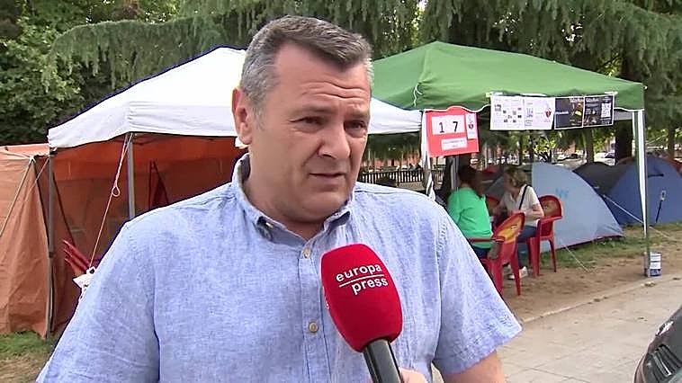 Los vecinos de San Fernando de Henares acampan para pedir ayuda por parte del Gobierno de Madrid