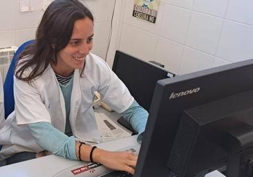 Arlet, futura médico de familia cuando ya pocos quieren serlo: «La relación con el paciente es la que da sentido a la profesión»