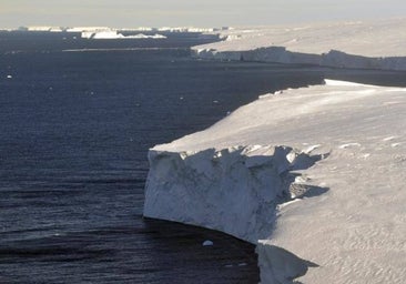 Científicos españoles hallan nicotina y antidepresivos entre los contaminantes en aguas de la Antártida
