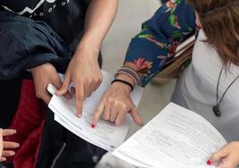 ¿Quién elabora los exámenes de selectividad?