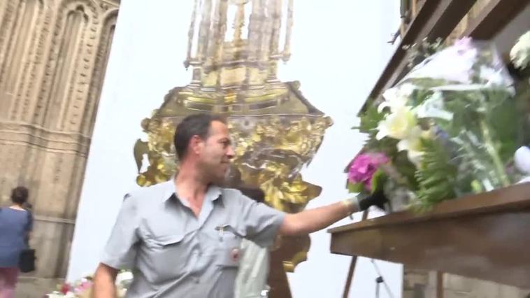 Un total de 600 niños de 19 colegios de Toledo participan en la tradicional ofrenda floral de Corpus