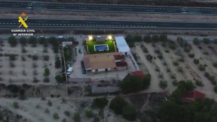 Desmantelados dos puntos de cultivo, elaboración y venta de droga en Albudeite (Murcia)