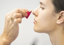 Sanidad retira varios lotes de un maquillaje por contaminación: si lo tienes en casa, no lo uses