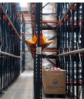 Imagen secundaria 2 - Sin leche ni aceite de oliva, los bancos de alimentos pasan graves apuros