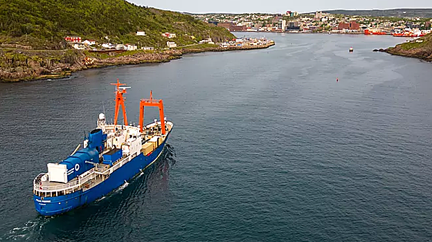 El barco Polar Prince, que daba apoyo logístico al Titan