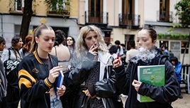 Vapeadores de usar y tirar, las nuevas 'chuches' que enganchan a los adolescentes