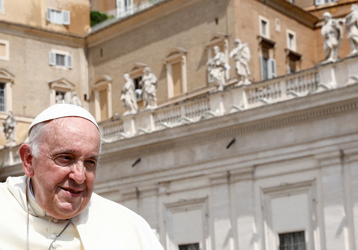 El Papa Reaparece En Público En Buena Forma En Su Primera Audiencia ...