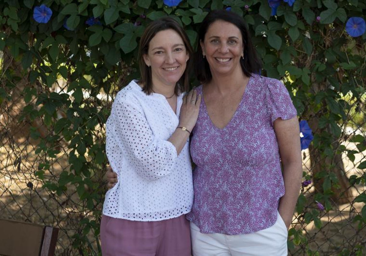 María Ángeles Godó (izquierda) junto a su 'coach', Carmen Area