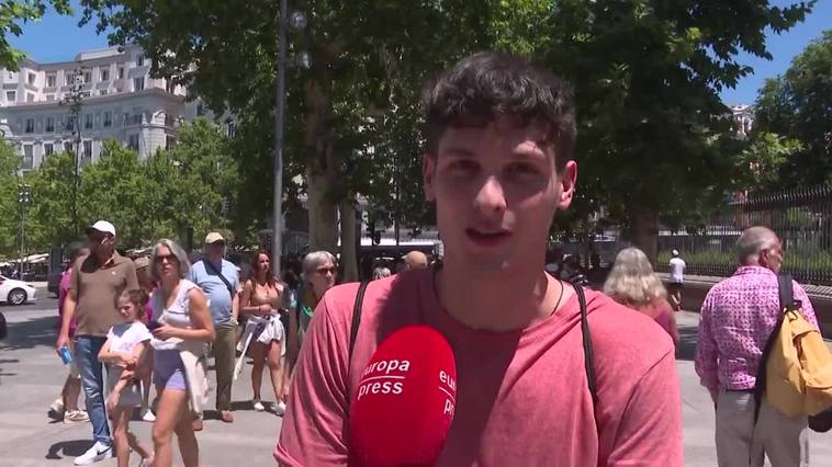 Los turistas disfrutan de sus vacaciones y prepararan sus próximos viajes